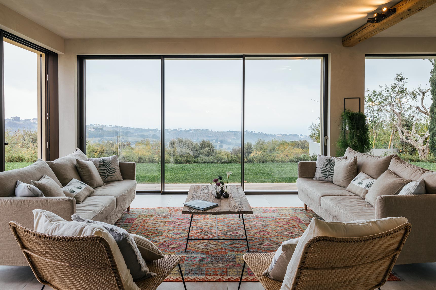 Ground-floor-open-plan-lounge_Villa-Olivo_Photo-credit-Andrea-Volpini.jpg