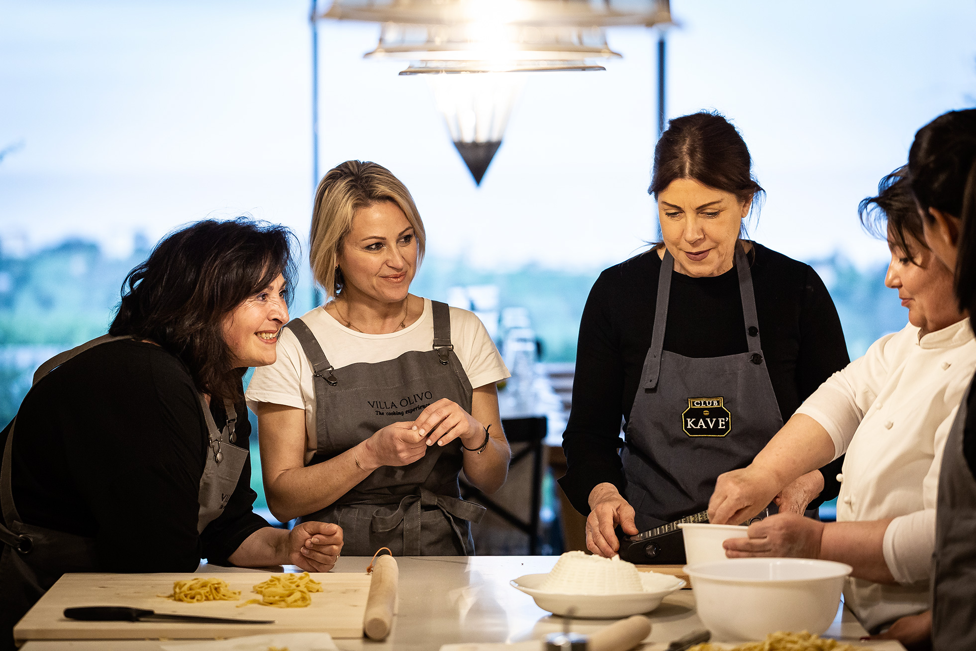 Pasta-making-course_Villa-Olivo_Photo-credit_Davide-Bischeri.jpg